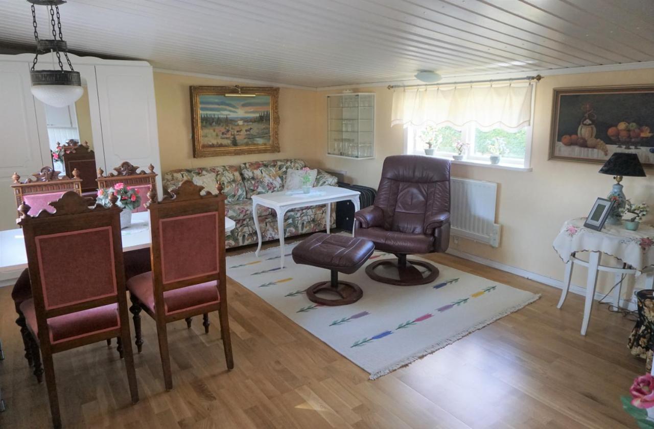 Villa Karlholm Snatra Stugomrade à Karlholmsbruk Extérieur photo