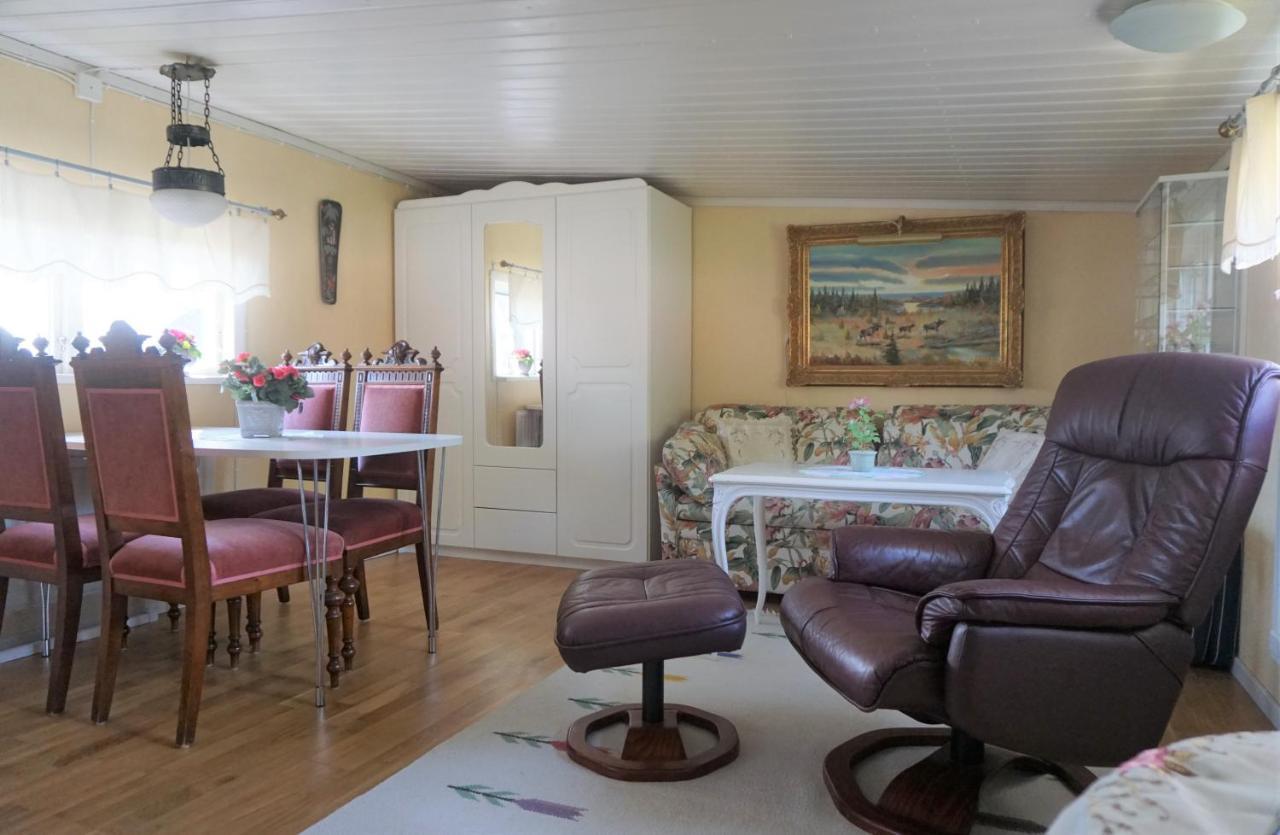 Villa Karlholm Snatra Stugomrade à Karlholmsbruk Extérieur photo