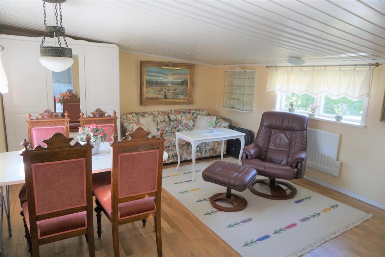 Villa Karlholm Snatra Stugomrade à Karlholmsbruk Extérieur photo